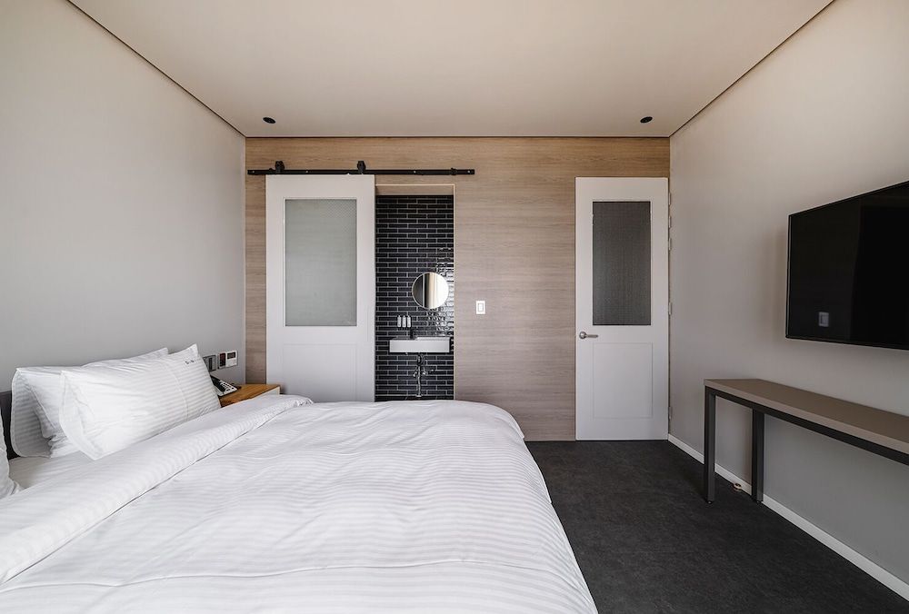 Day Nice Hotel Rooftop Lounge, Ocean View 2