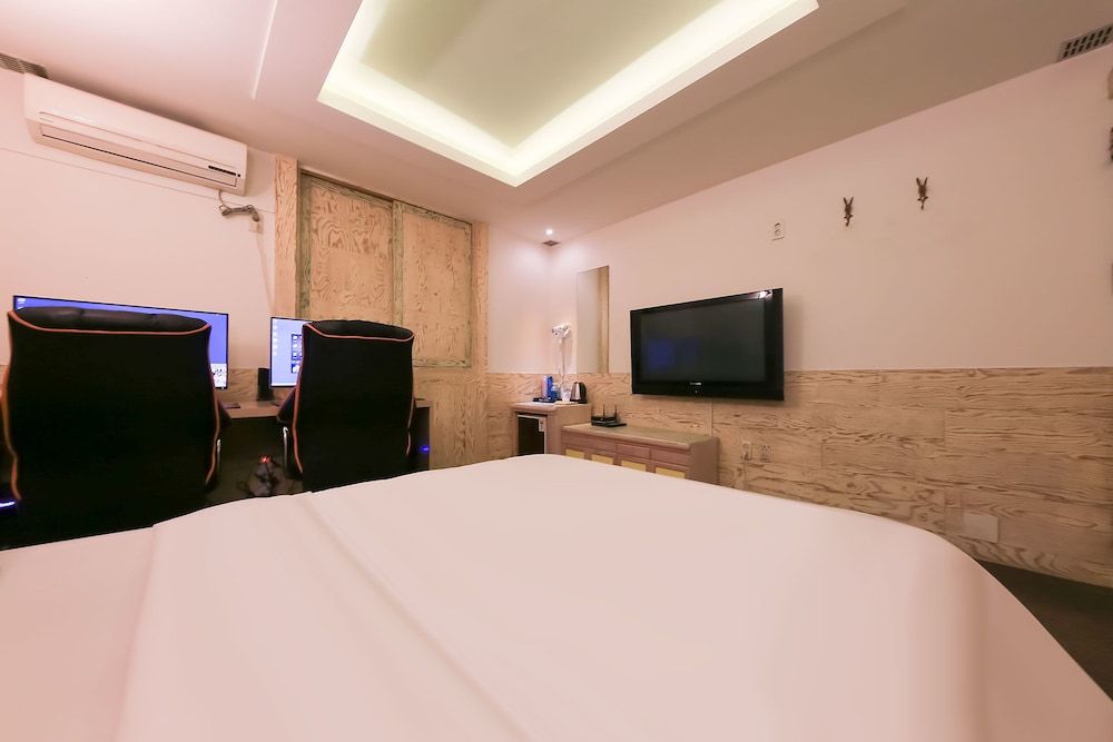 undefined Hotel BOBOS 10