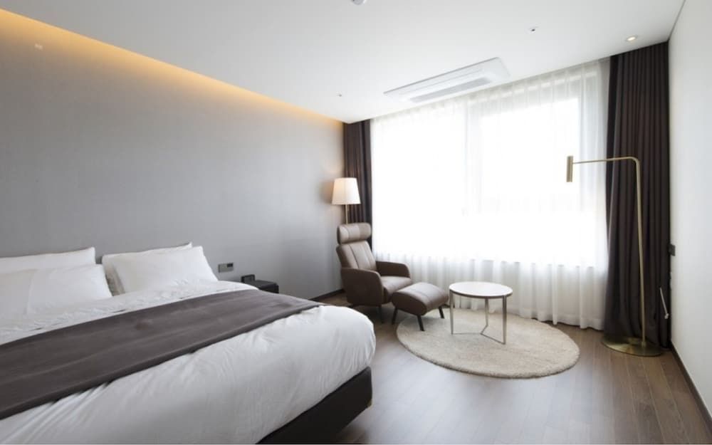 undefined Ramada by Wyndham Daejeon 5