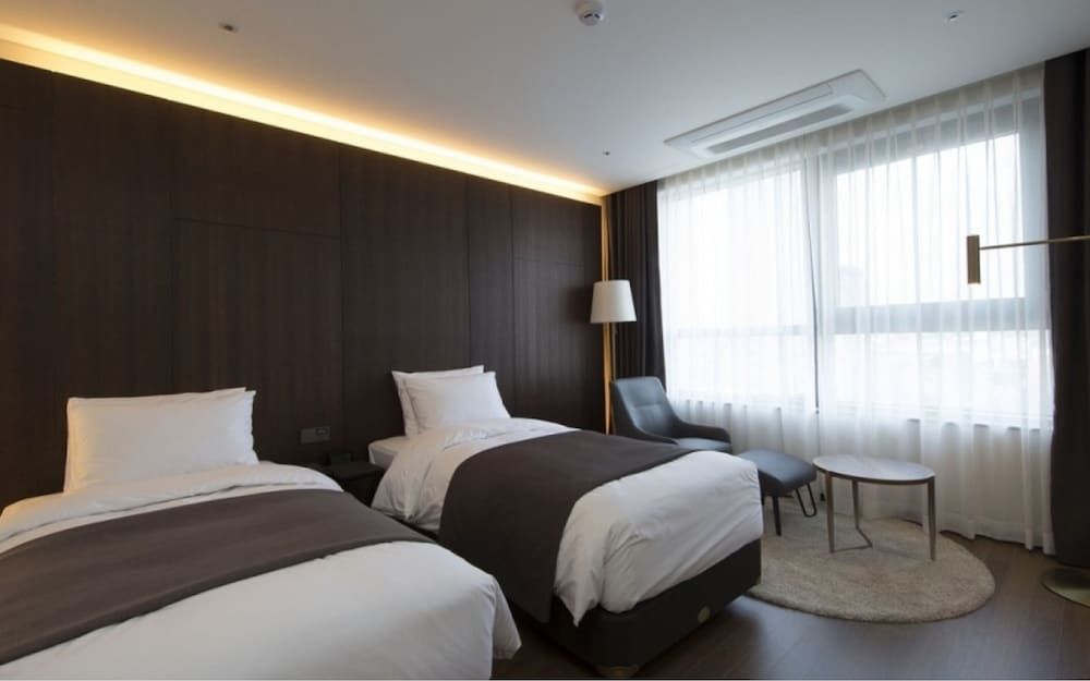 undefined Ramada by Wyndham Daejeon 9