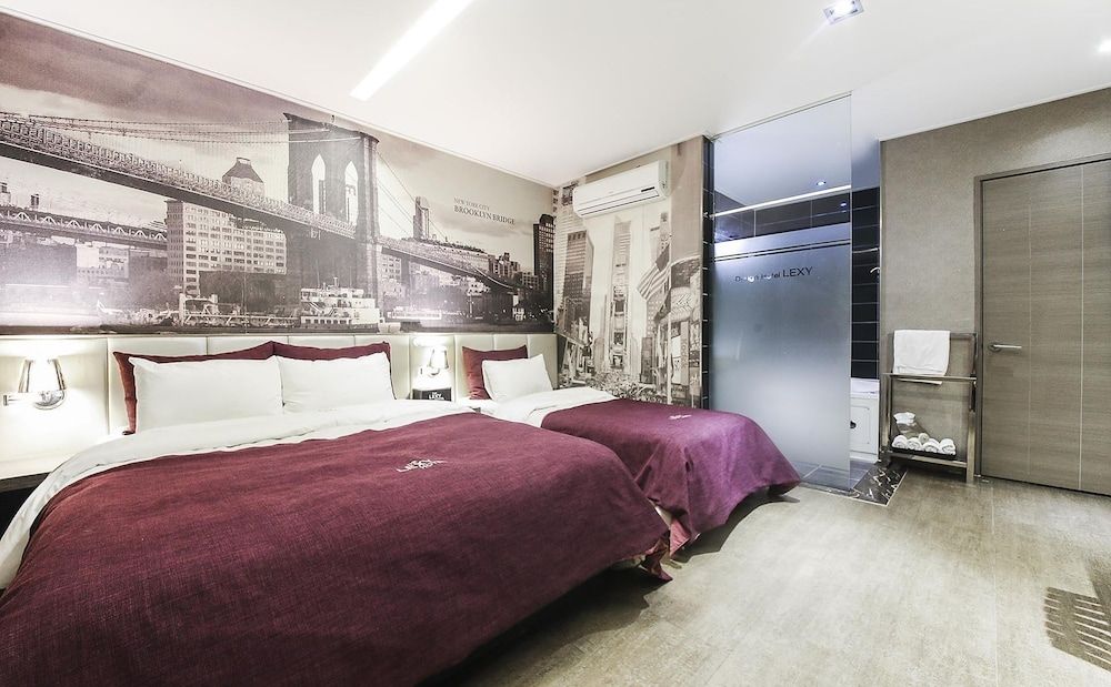 undefined Lexy Hotel 4