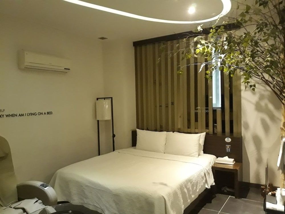 undefined Lexy Hotel 3