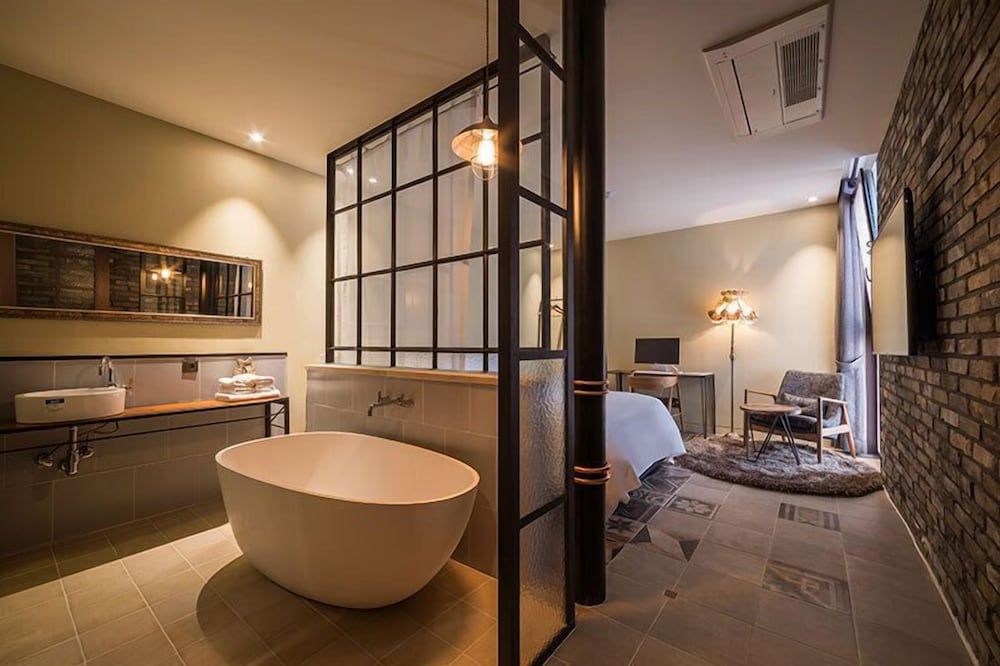 Hotel March Standard Room 7