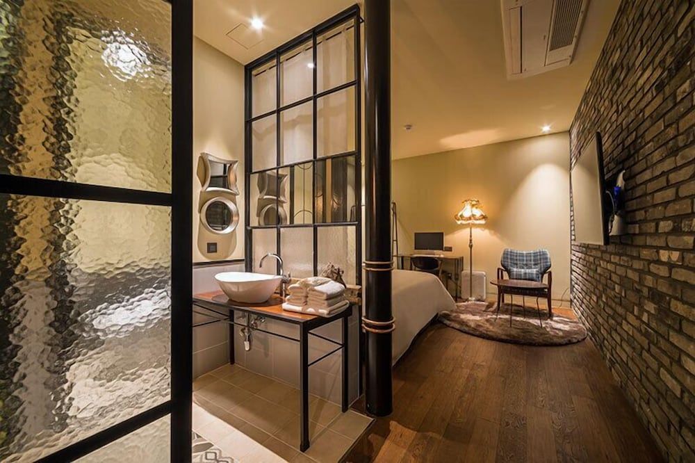 Hotel March Standard Room 10