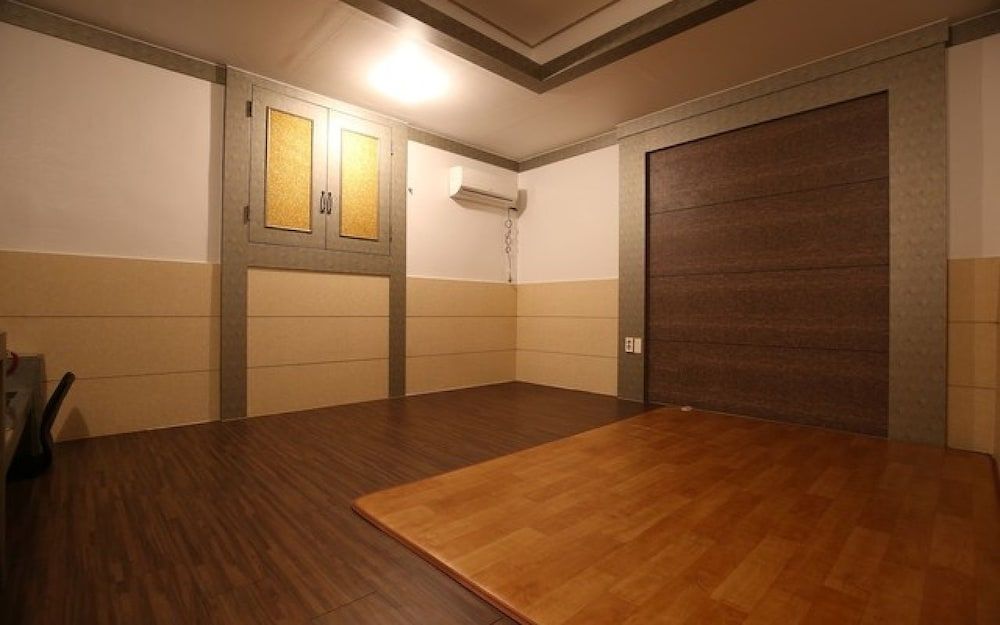 undefined Hera Motel 3