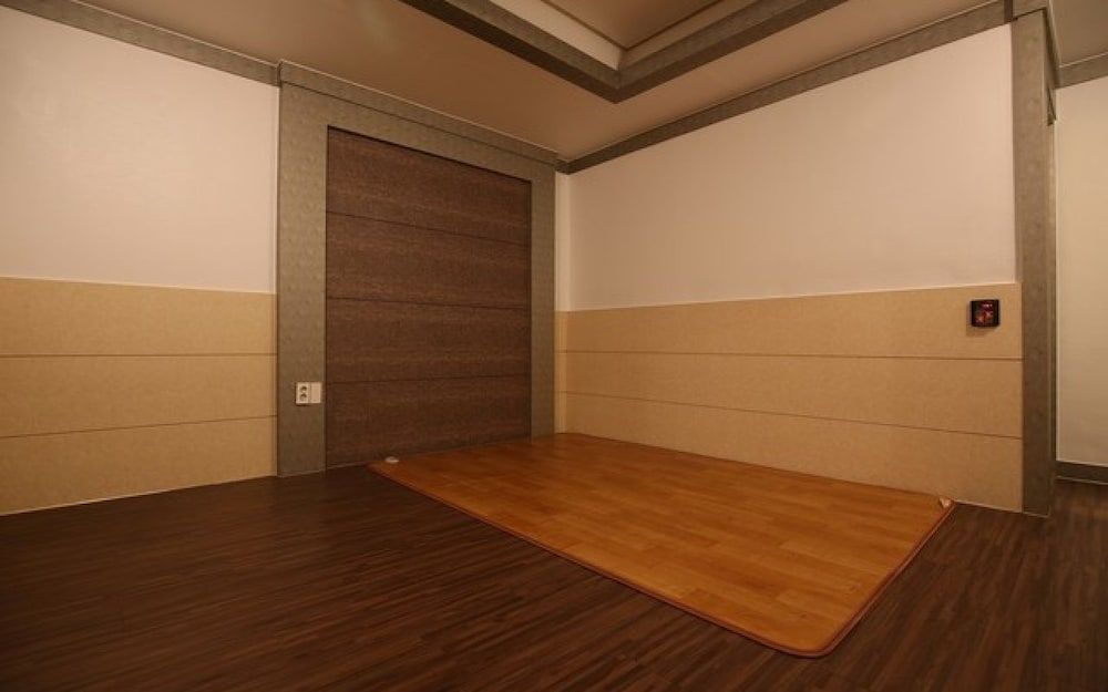 undefined Hera Motel 2