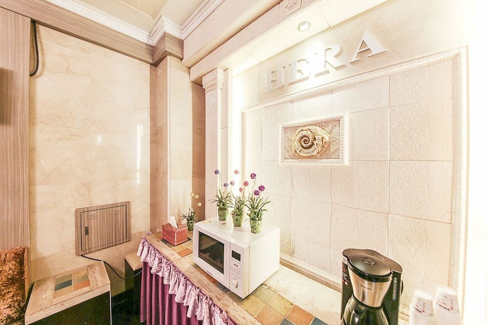 undefined Hera Motel 7