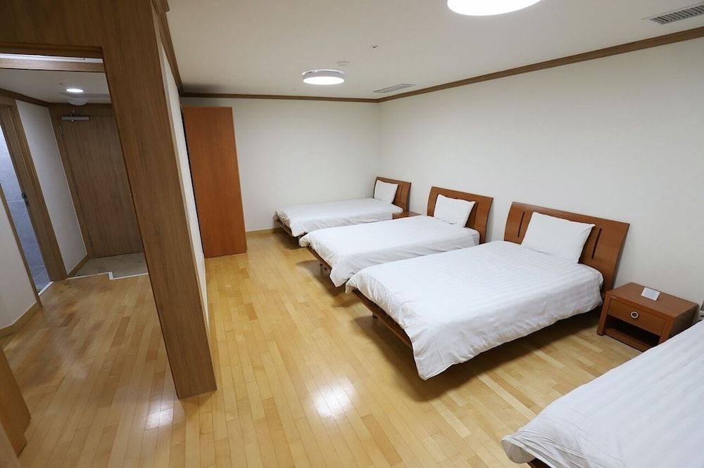 undefined Daejeon I-Hotel 4