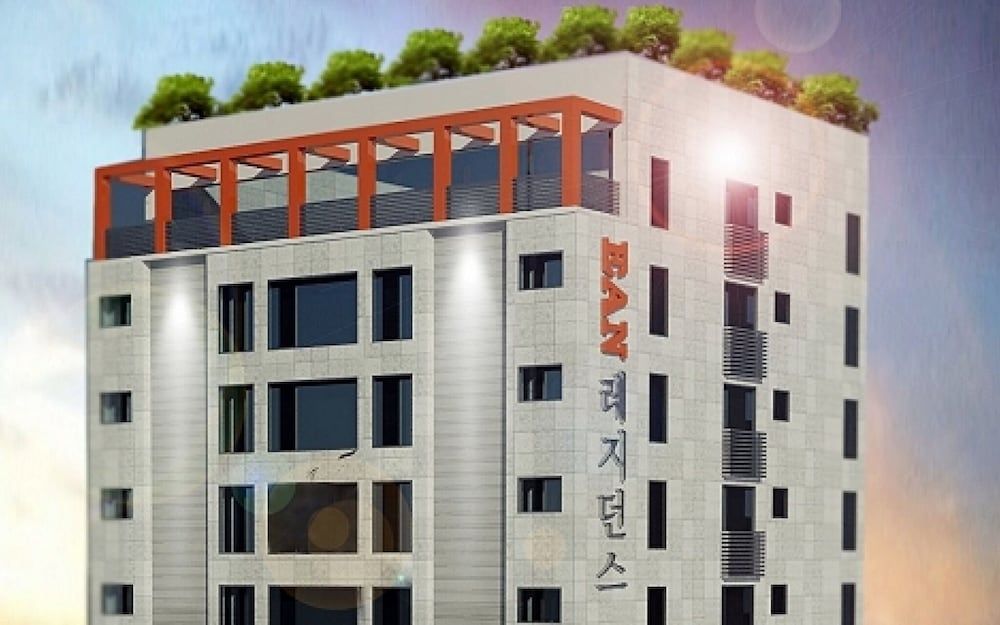 undefined Ian Residence 6