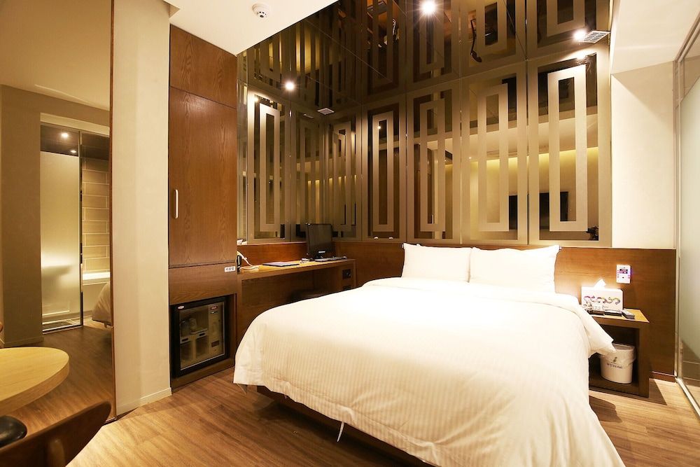 undefined Daejeon Yuseong A Day in Downtown 6