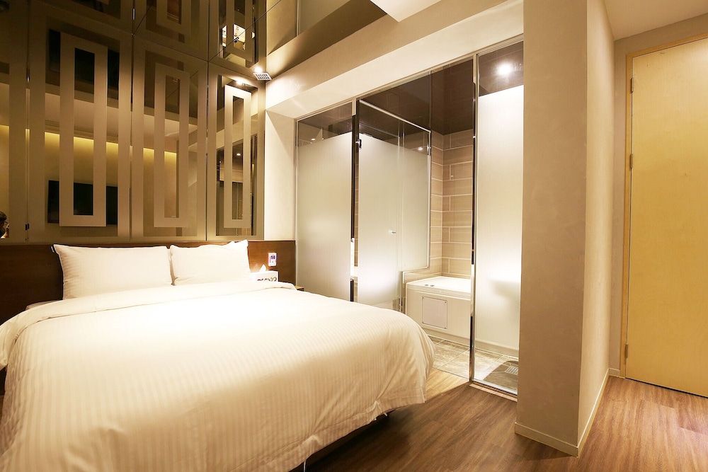 undefined Daejeon Yuseong A Day in Downtown 8