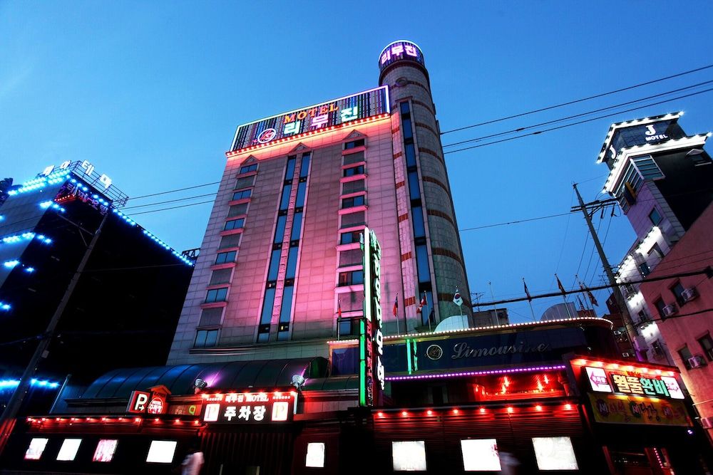 undefined Daejeon Yongjeon Limousine 2