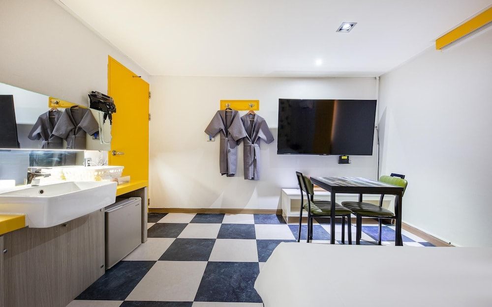 Daejeon Eunhaeng Jawoori Room (Deluxe (Netflix Deluxe Room Random)) 2