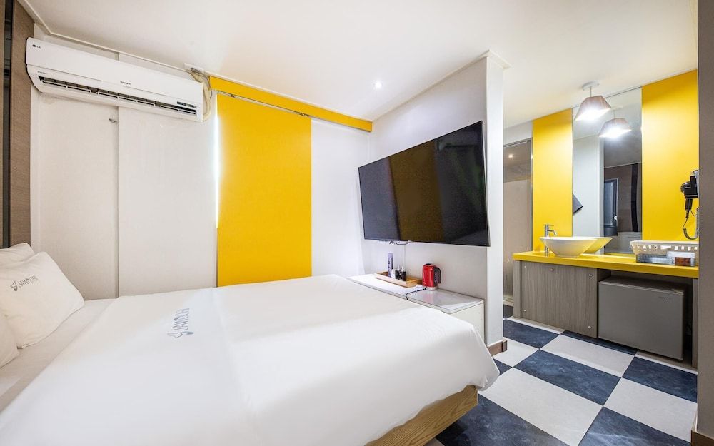 Daejeon Eunhaeng Jawoori Room (Junior Suite (one bed styler Netflix ) 9
