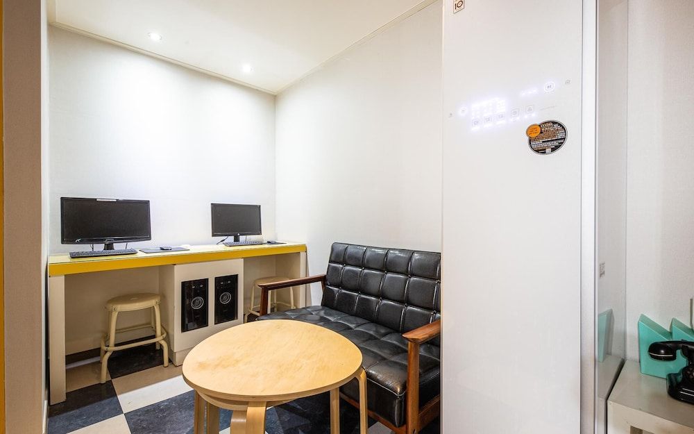 Daejeon Eunhaeng Jawoori Room (Junior Suite (one bed styler Netflix ) 8