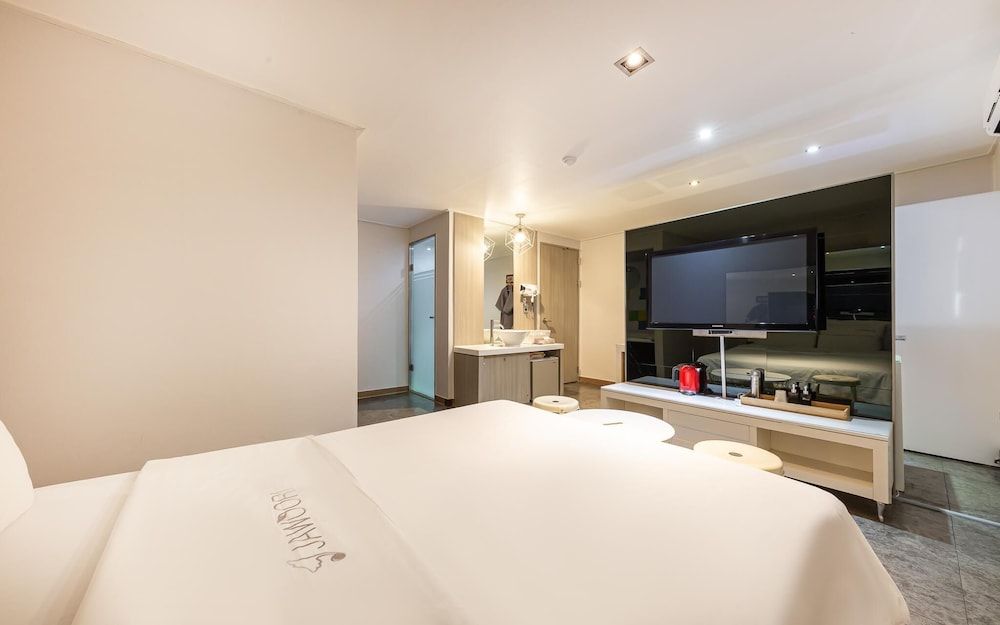 Daejeon Eunhaeng Jawoori Room (Suite (One Bed Netflix available)) 4