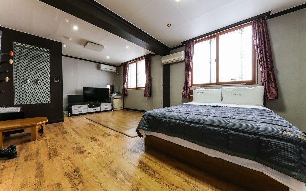 Daejeon Daeheung Mong Room (Korean Style room (Netflix viewing av)