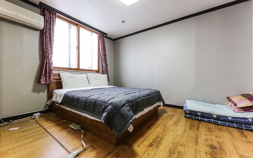 Daejeon Daeheung Mong Room (Korean Style room (Netflix viewing av) 4