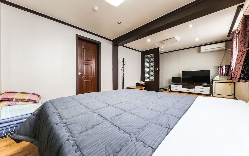 Daejeon Daeheung Mong Room (Korean Style room (Netflix viewing av) 5