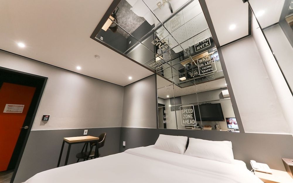 undefined Daejeon Daesa Hotel Bus 9