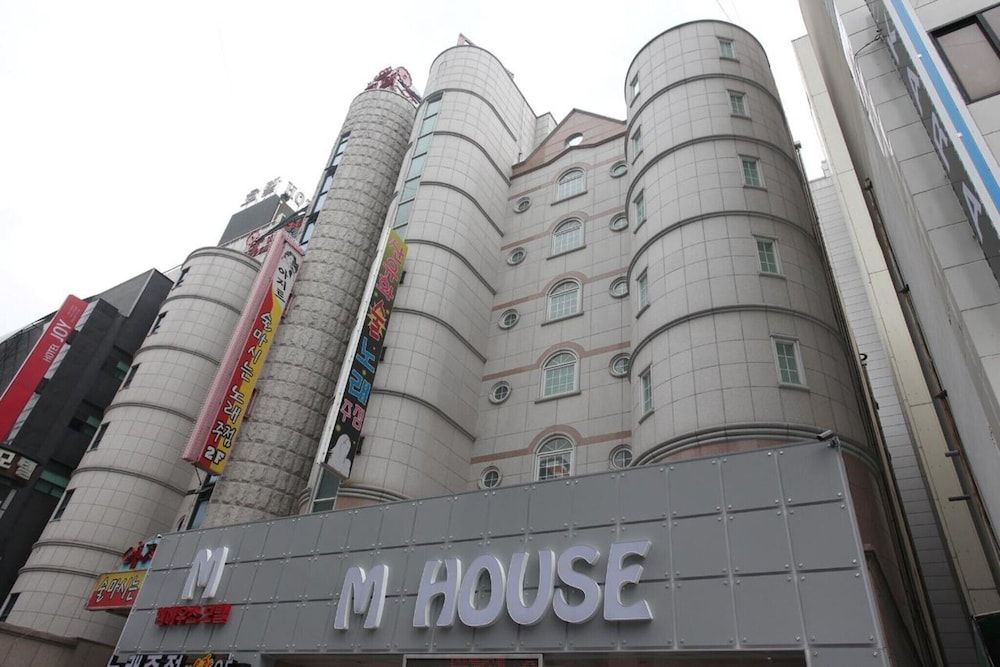 undefined Daejeon Wolpyeong M House 2