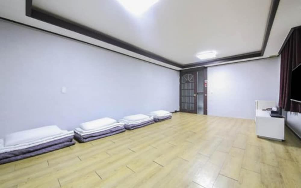 undefined Daejeon Daeheung Palace 7