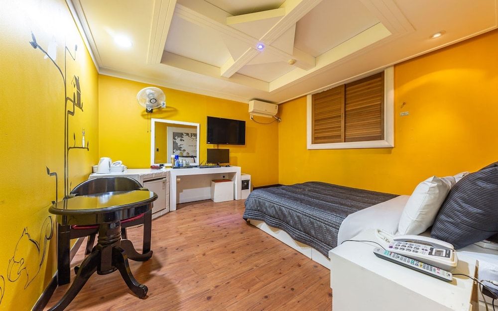 undefined Daejeon Eunhaeng Sharp 7