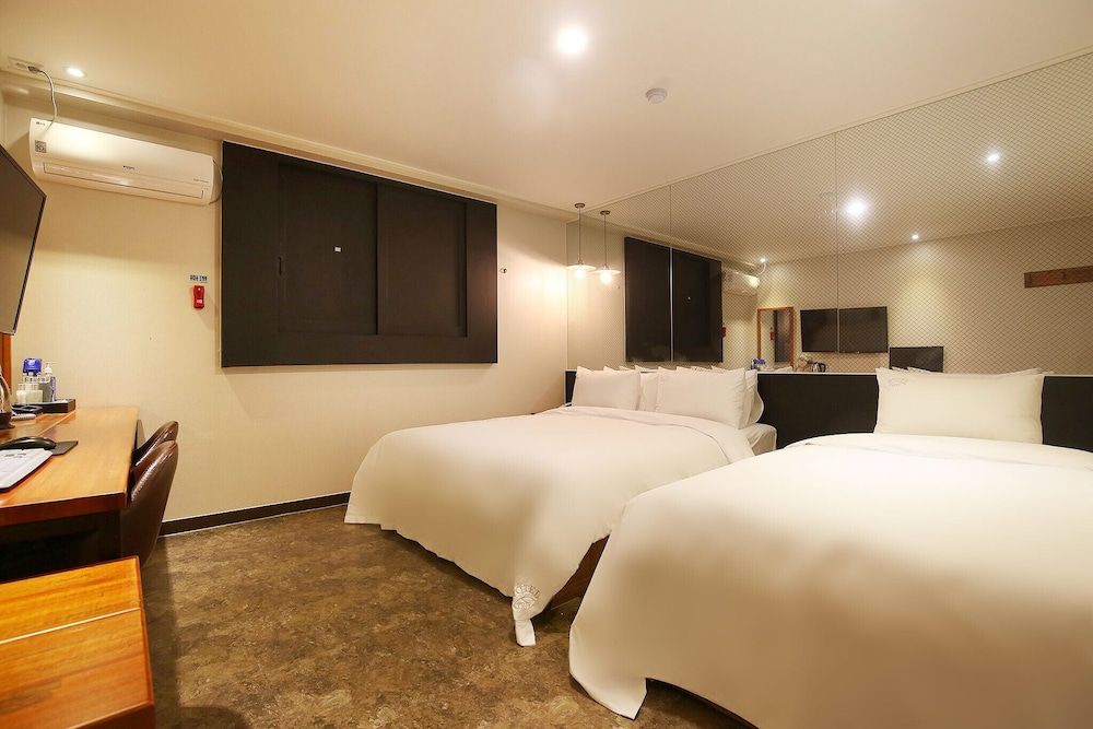 undefined Daejeon Yuseong One