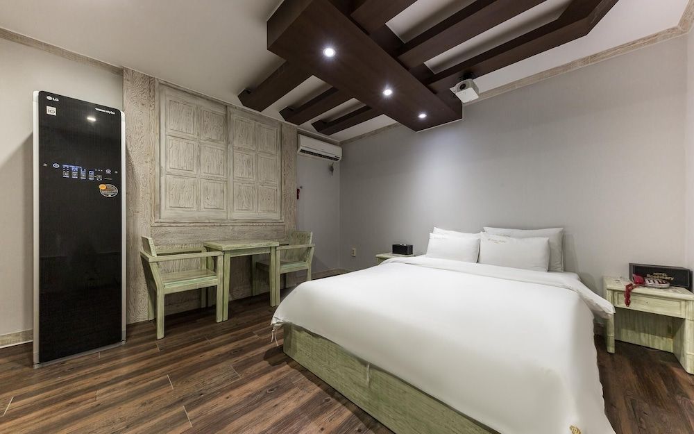 undefined Daejeon Munchang Rosemary 4