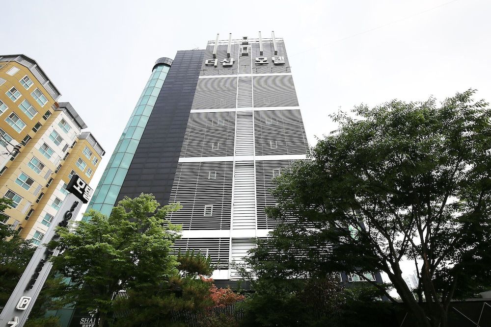 undefined Daejeon Yuseong The Sharp 5