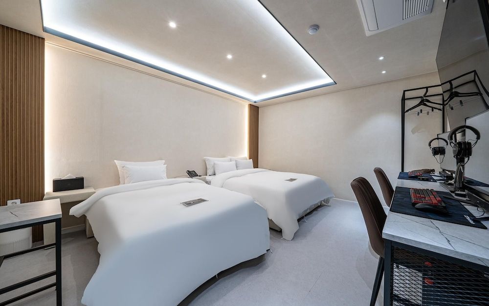 undefined Daejeon Yuseong Hotel 141 4