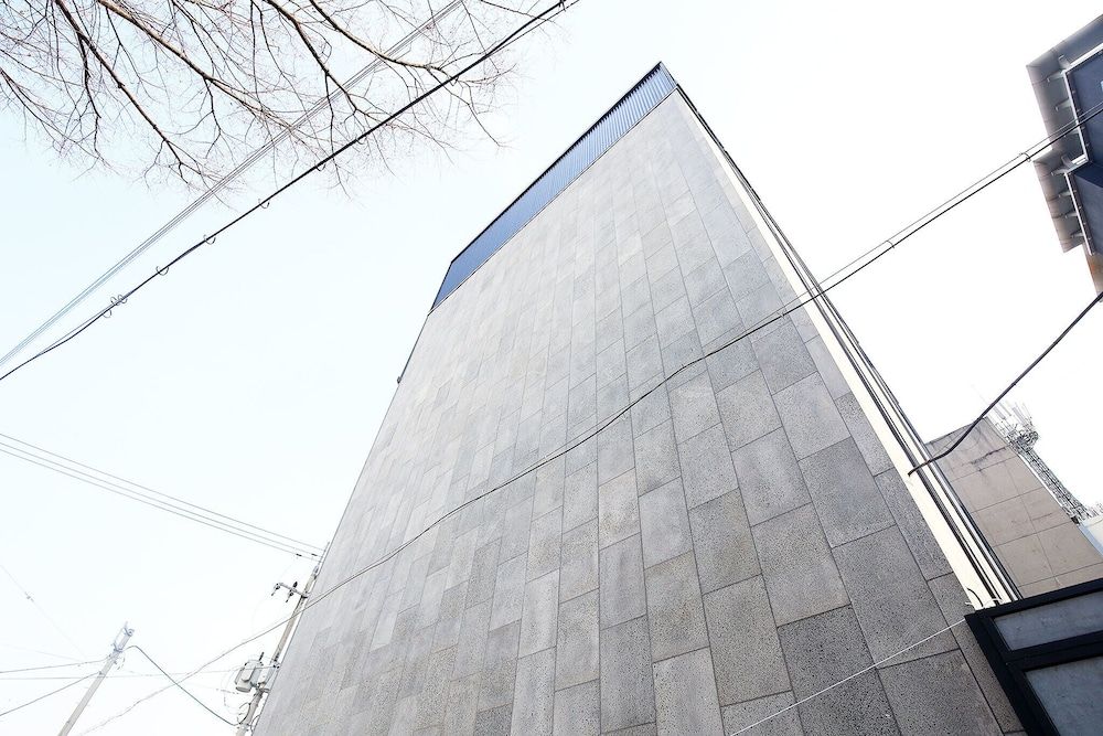 undefined Daejeon Sintanjin Page 3