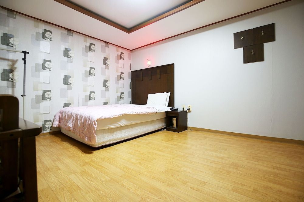 undefined Daejeon Yucheon Co-o 7