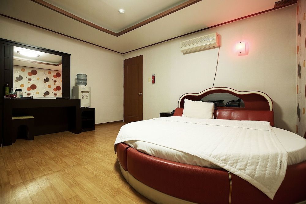 undefined Daejeon Yucheon Co-o 2