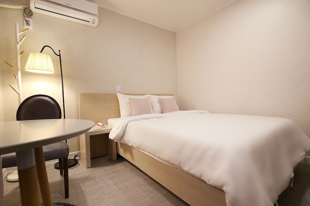 undefined Daejeon Dunsan Four Seasons 4