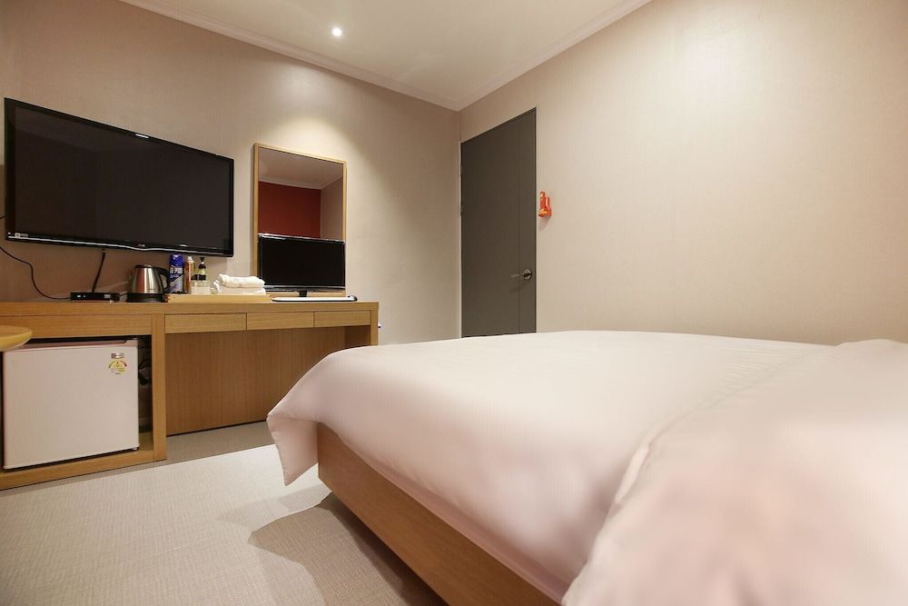 undefined Daejeon Dunsan Four Seasons 8