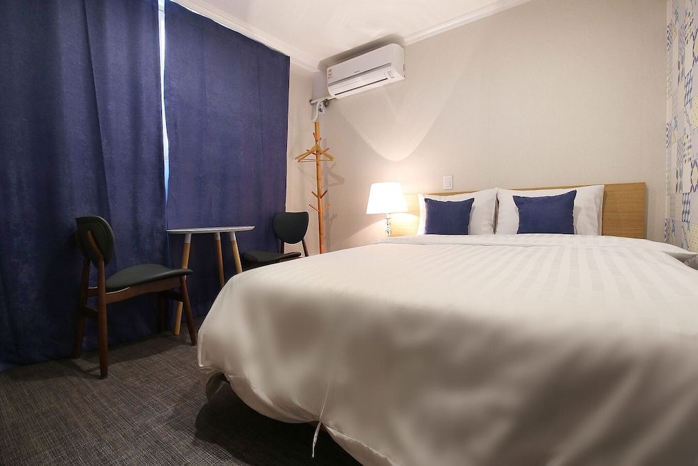 undefined Daejeon Dunsan Four Seasons 9