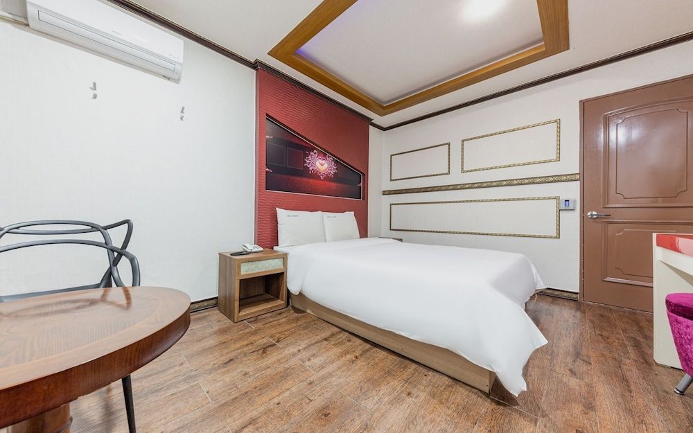 undefined Daejeon BNB 8