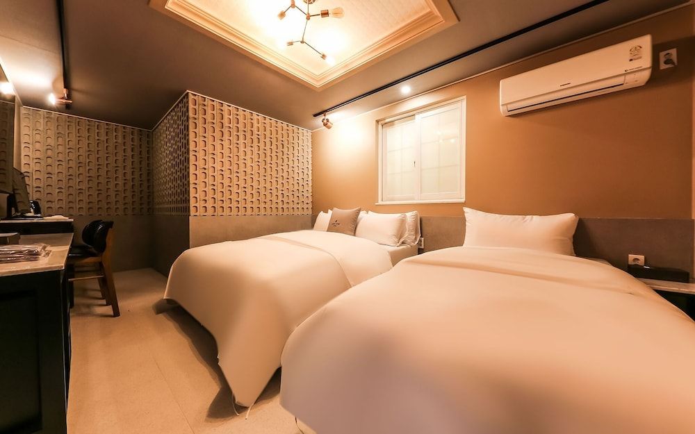 undefined Daejeon Jungri Hotel Art Bin 6