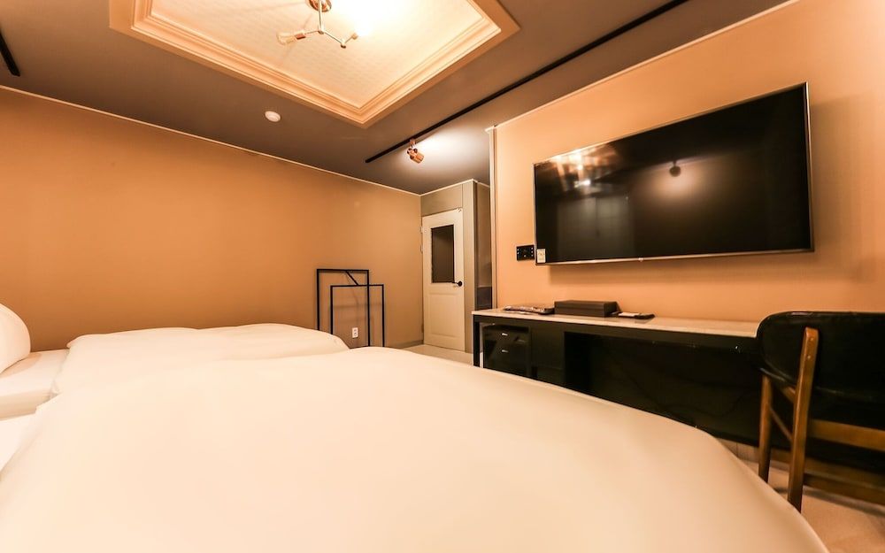 undefined Daejeon Jungri Hotel Art Bin 10