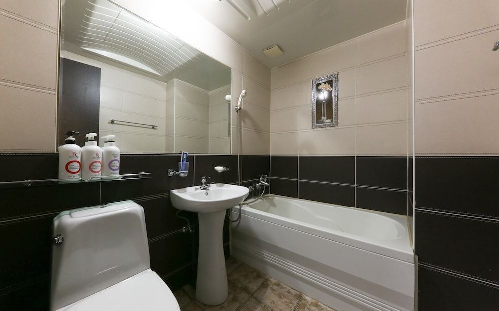 undefined Daejeon Sintanjin Royal 4