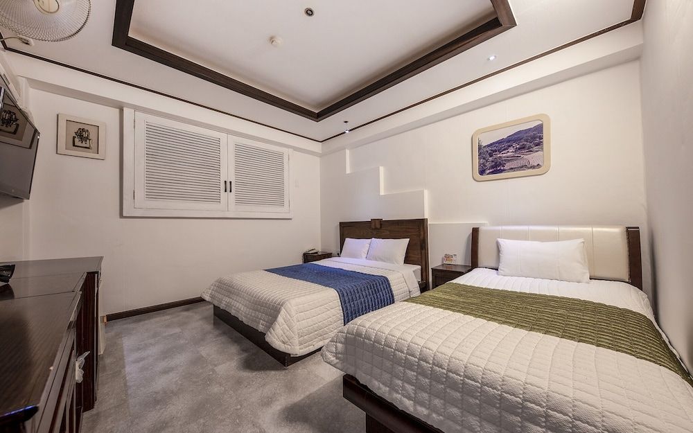 undefined Daejeon Yongjeon Q 8
