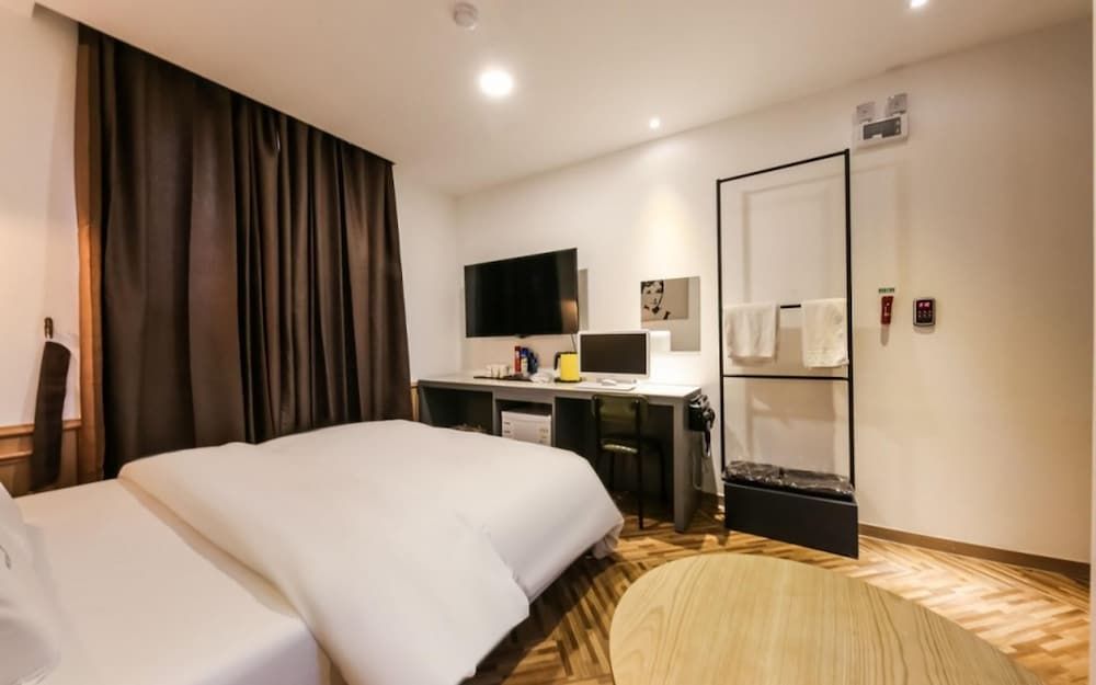 undefined Daejeon Sintanjin Hotel Wol 10