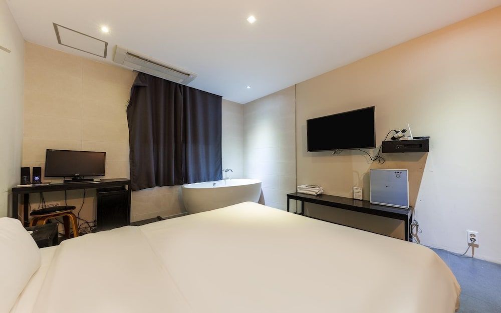 undefined Daejeon Munchang Luis 8