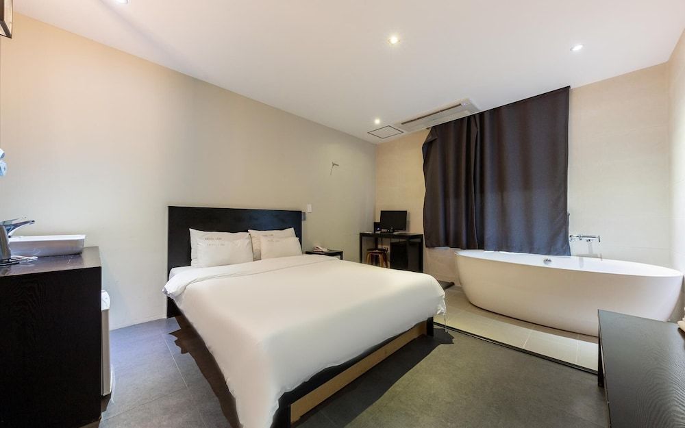 undefined Daejeon Munchang Luis 7