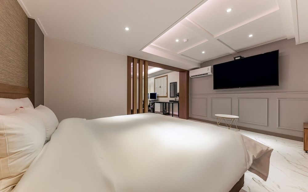 undefined Daejeon Yongjeon Momo 8