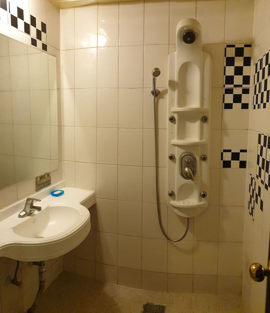 Romance Motel Standard Room 5