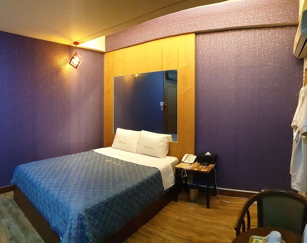 Romance Motel Standard Room 2