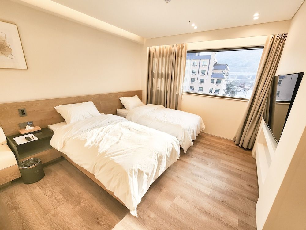 Eden Foret Hotel Bunker Twin Room 2