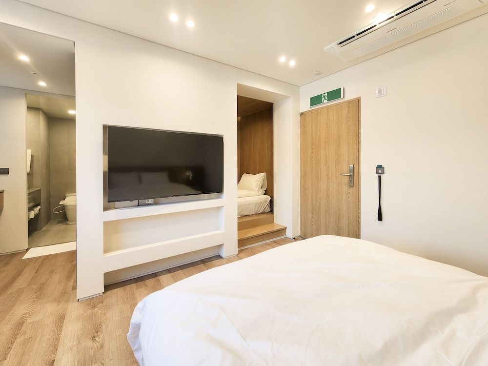 Eden Foret Hotel Bunker Double Room 3